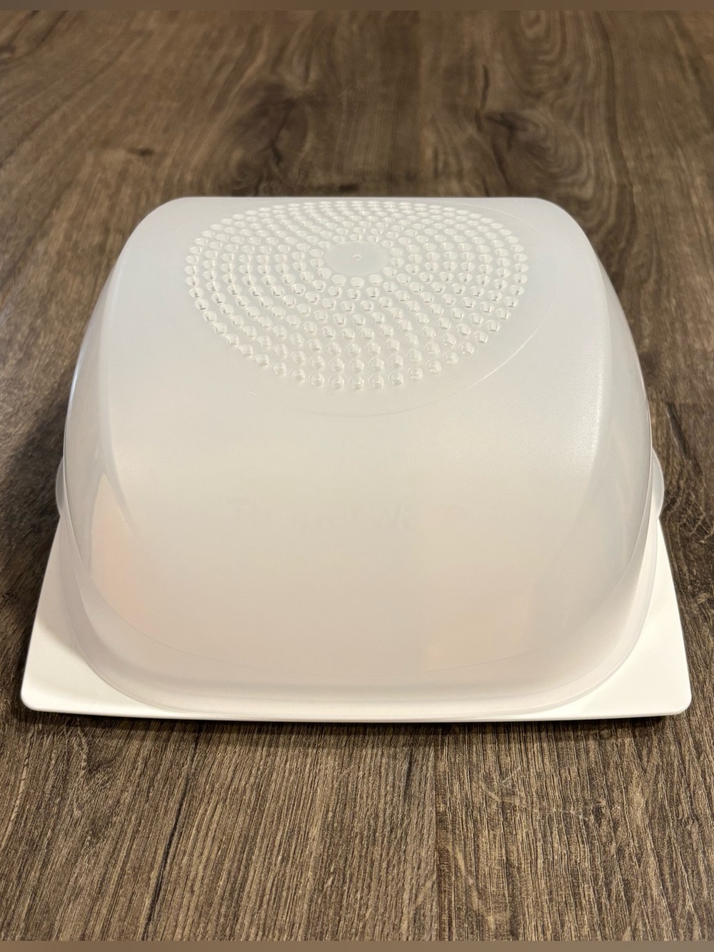 Tupperware CheeSmart Small Square Cheese Keeper 5437A-1 LIKE NEW